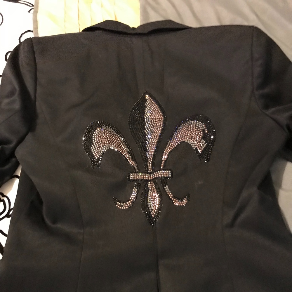 BCBG Blazer With Sequined Fleur Lis On Back Size 4